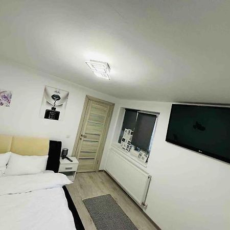 Pico Apartament'S Apartment Brasov Exterior photo