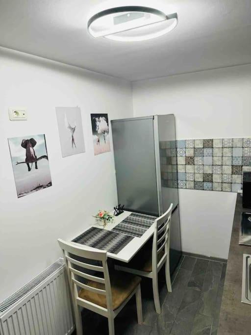 Pico Apartament'S Apartment Brasov Exterior photo